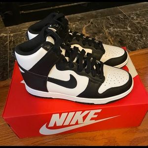 Nike Dunk Panda Women’s 6